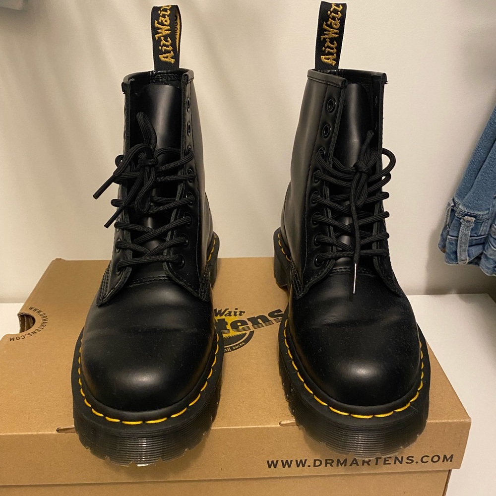 Dr. Martens 1460 Bex 8-Eye Boot